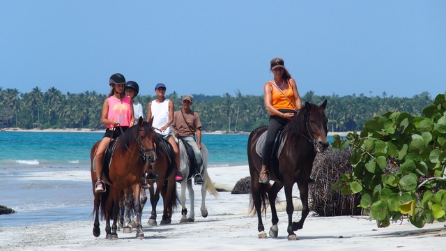 Horse riding on the beach in Las Terrenas